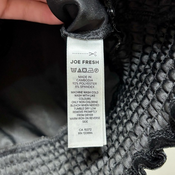 Joe Fresh Soft Velvet Long Sleeve Cropped Length Relaxed Blouse Shirt Top Black - Picture 7 of 8